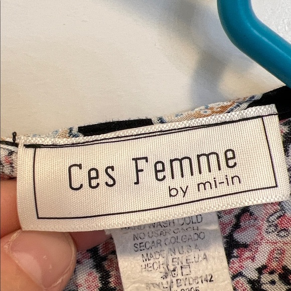 Black red pattern romper - Picture 2 of 5